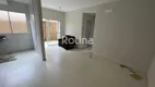 Foto 3 de Apartamento com 2 Quartos para alugar, 70m² em Jardim Holanda, Uberlândia