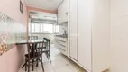 Foto 9 de Apartamento com 3 Quartos para alugar, 98m² em Vila Ipiranga, Porto Alegre