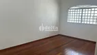 Foto 6 de Casa com 3 Quartos à venda, 220m² em Santa Mônica, Uberlândia