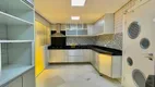 Foto 19 de Apartamento com 3 Quartos à venda, 184m² em Pitangueiras, Guarujá