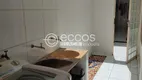 Foto 9 de Casa com 11 Quartos à venda, 200m² em Santa Mônica, Uberlândia