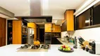 Foto 10 de Apartamento com 4 Quartos à venda, 220m² em Moema, São Paulo