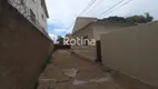 Foto 3 de Casa com 2 Quartos para alugar, 80m² em Martins, Uberlândia