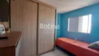 Foto 7 de Apartamento com 3 Quartos à venda, 63m² em Jardim das Palmeiras, Uberlândia