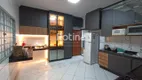 Foto 16 de Casa com 3 Quartos à venda, 182m² em Cidade Jardim, Uberlândia