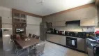 Foto 9 de Sobrado com 4 Quartos à venda, 300m² em Planalto, Uberlândia