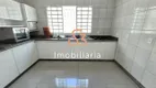Foto 6 de Sobrado com 5 Quartos para venda ou aluguel, 270m² em Jaraguá, Uberlândia