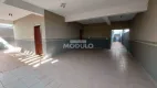 Foto 4 de Casa com 9 Quartos para alugar, 480m² em Santa Mônica, Uberlândia