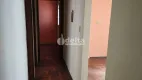 Foto 12 de Casa com 3 Quartos para alugar, 100m² em Santa Mônica, Uberlândia