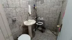 Foto 17 de Casa com 4 Quartos à venda, 194m² em Presidente Roosevelt, Uberlândia