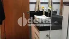 Foto 15 de Casa com 5 Quartos à venda, 300m² em Presidente Roosevelt, Uberlândia