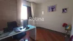 Foto 25 de Apartamento com 4 Quartos para alugar, 225m² em Osvaldo Rezende, Uberlândia