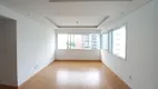 Foto 2 de Apartamento com 2 Quartos à venda, 87m² em Passo da Areia, Porto Alegre