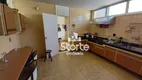 Foto 6 de Casa com 4 Quartos à venda, 340m² em Tabajaras, Uberlândia