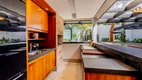 Foto 11 de Casa de Condomínio com 3 Quartos à venda, 380m² em Jardim Petrópolis, São Paulo