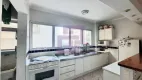 Foto 12 de Apartamento com 3 Quartos para alugar, 120m² em Jardim Astúrias, Guarujá