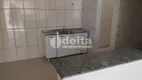 Foto 13 de Apartamento com 2 Quartos para alugar, 60m² em Tabajaras, Uberlândia
