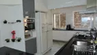 Foto 18 de Apartamento com 3 Quartos para alugar, 130m² em Pitangueiras, Guarujá