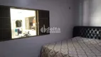Foto 4 de Casa com 3 Quartos à venda, 220m² em Daniel Fonseca, Uberlândia