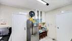 Foto 22 de Apartamento com 3 Quartos à venda, 126m² em Praia das Pitangueiras, Guarujá