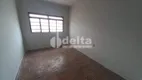 Foto 4 de Casa com 2 Quartos para alugar, 105m² em Centro, Uberlândia