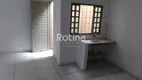 Foto 4 de Casa com 3 Quartos para alugar, 40m² em Santa Rosa, Uberlândia