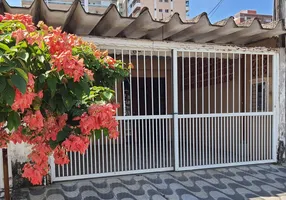 Foto 1 de Casa com 2 Quartos à venda, 67m² em Vila Guilhermina, Praia Grande