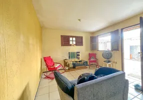 Foto 1 de Casa com 2 Quartos à venda, 61m² em Itaperi, Fortaleza