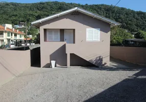 Foto 1 de Casa com 3 Quartos para alugar, 100m² em Armação do Pântano do Sul, Florianópolis