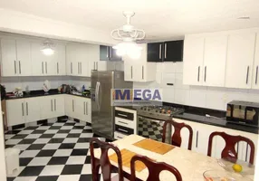 Foto 1 de Casa de Condomínio com 4 Quartos à venda, 214m² em Vila Maria Eugênia, Campinas