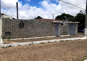 Foto 1 de Casa com 4 Quartos à venda, 290m² em Felipe Camarão, Natal