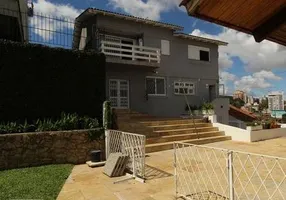 Foto 1 de Casa com 3 Quartos para alugar, 500m² em Glória, Porto Alegre
