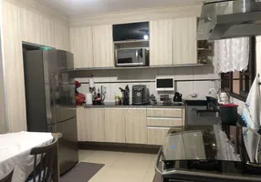 Foto 1 de Sobrado com 3 Quartos à venda, 374m² em Parque Joao Ramalho, Santo André