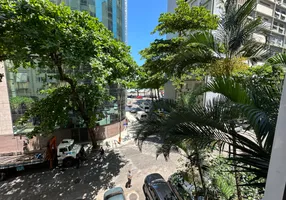 Foto 1 de Apartamento com 3 Quartos à venda, 108m² em Leme, Rio de Janeiro