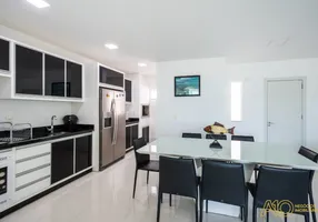 Foto 1 de Casa de Condomínio com 3 Quartos à venda, 130m² em Praia dos Amores, Balneário Camboriú