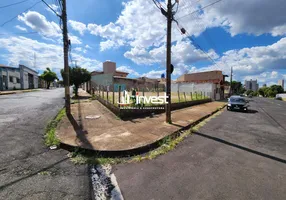 Foto 1 de Lote/Terreno à venda, 437m² em Santa Maria, Uberaba
