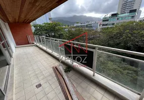 Foto 1 de Apartamento com 4 Quartos à venda, 190m² em Leblon, Rio de Janeiro