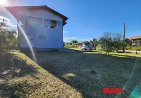 Foto 1 de Casa com 3 Quartos para alugar, 150m² em , Imbituba