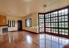 Foto 1 de Casa com 4 Quartos à venda, 235m² em Quinta da Barra, Teresópolis