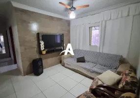 Foto 1 de Casa com 3 Quartos à venda, 135m² em Nossa Senhora das Graças, Uberlândia