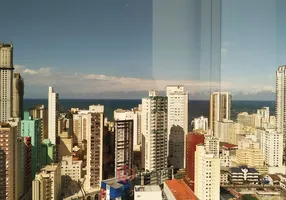 Foto 1 de Apartamento com 3 Quartos à venda, 128m² em Centro, Balneário Camboriú