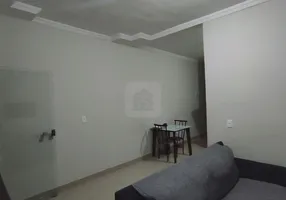 Foto 1 de Casa com 2 Quartos à venda, 67m² em Jardim Canaã, Uberlândia