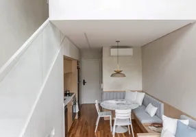 Foto 1 de Apartamento com 1 Quarto para alugar, 50m² em Jardim Das Bandeiras, São Paulo