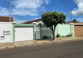 Foto 1 de Casa com 3 Quartos à venda, 198m² em Jardim Induberaba, Uberaba