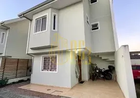 Foto 1 de Casa de Condomínio com 3 Quartos à venda, 135m² em Uberaba, Curitiba