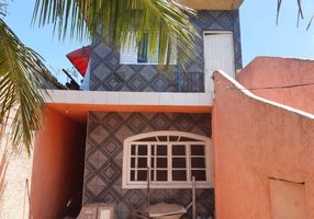 Foto 1 de Casa com 2 Quartos à venda, 100m² em Jardim Samambaia, Praia Grande