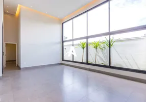 Foto 1 de Casa de Condomínio com 3 Quartos à venda, 221m² em Granja Marileusa , Uberlândia