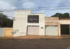 Foto 1 de Casa com 3 Quartos à venda, 10m² em Centro, Ituiutaba