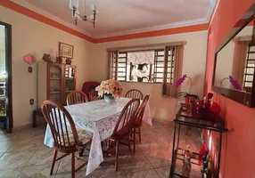 Foto 1 de Casa com 3 Quartos à venda, 145m² em Carajas, Uberlândia