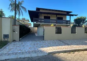 Foto 1 de Casa com 3 Quartos à venda, 268m² em Meia Praia, Navegantes